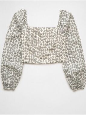 Cropped Square-Neck Puff Sleeve Top in Ivory and Gray